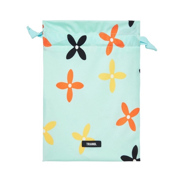 triangl swimwear Handbags - NWT Triangl Swim Santa Rosa Floral Dust Bag